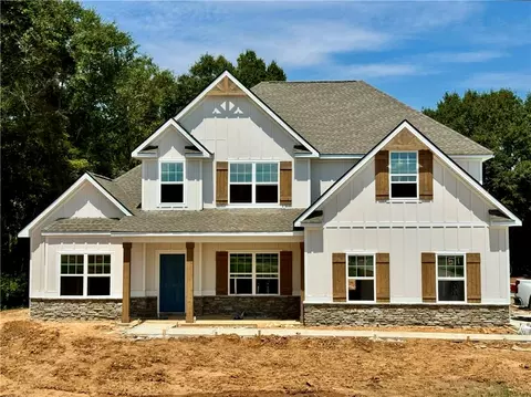12 Franklin Grv, Fort Mitchell, AL 36856