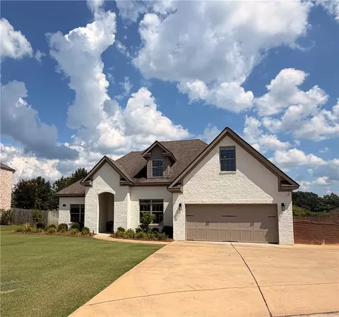 144 Vineyard Ct, Auburn, AL 36830