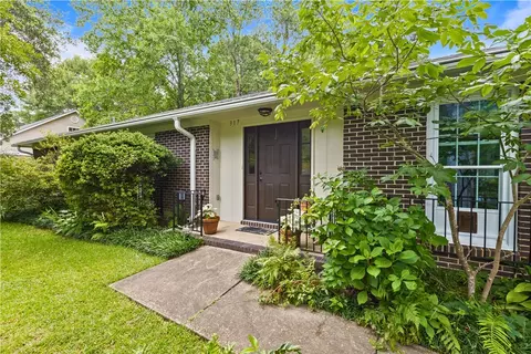 317 Windsor Dr, Auburn, AL 36832
