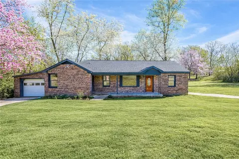 94 Brummitt St, Camp Hill, AL 36850