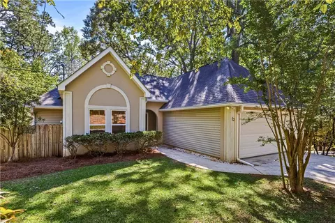 12 Lunker Ct, Dadeville, AL 36853