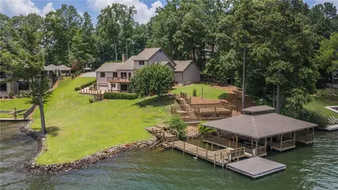 211 Tanglewood Ln, Dadeville, AL 36853