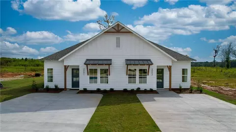 1004 Twin Ln, Valley, AL 36854