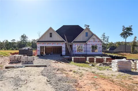 1982 Long Leaf Ln, Opelika, AL 36801
