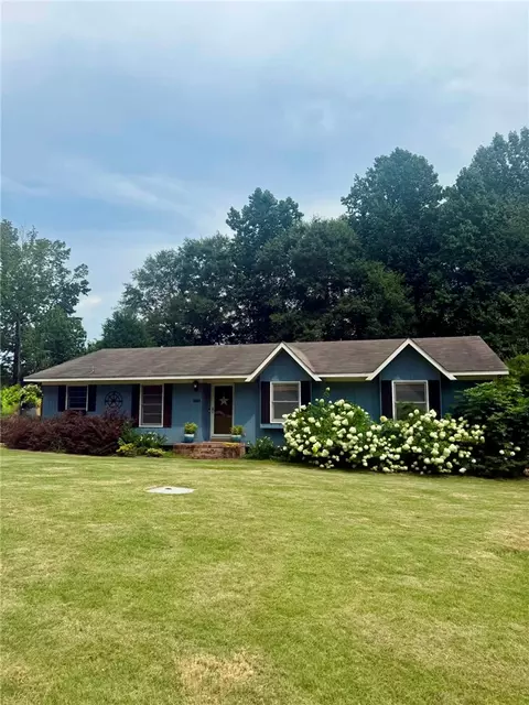 2004 Baton Ct, Opelika, AL 36801