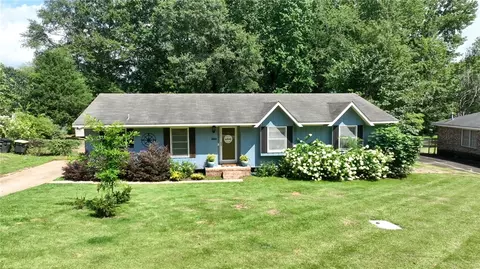 2004 Baton Ct, Opelika, AL 36801