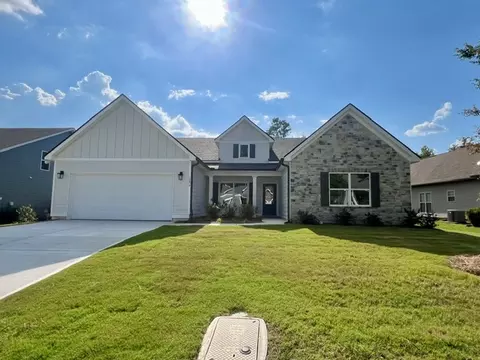 1096 Sawyer Dr, Opelika, AL 36801
