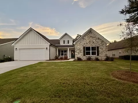 1096 Sawyer Dr, Opelika, AL 36801