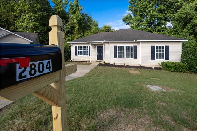2804 Southview Ct, Opelika, AL 36804