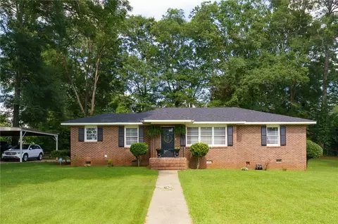 507 S 11th Ave, Lanett, AL 36863