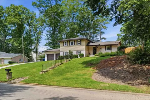 122 S Ryan St, Auburn, AL 36830
