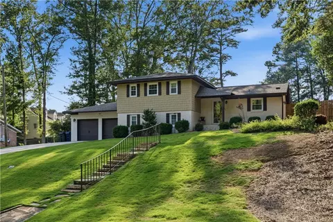 122 S Ryan St, Auburn, AL 36830