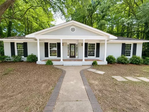 1503 Gwen Mill Dr, Opelika, AL 36801
