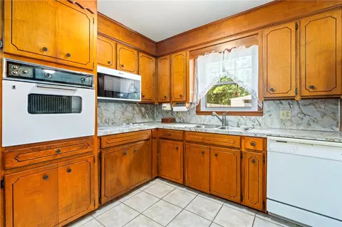 Kitchen - 516 Pinecrest Dr E, Lafayette, AL 36801 photo 1 of 2