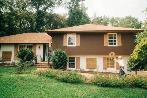 514 Cedarbrook Dr, Auburn, AL 36830