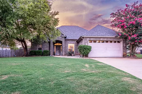 1311 Catherine Dr, Opelika, AL 36801
