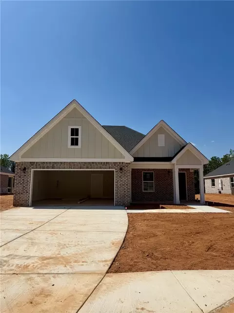 2310 Lake Shadow Ln, Opelika, AL 36801