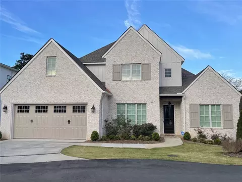 990 Fairview Dr, Auburn, AL 36830