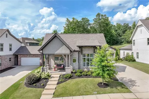 804 Clear Spring Dr, Auburn, AL 36830