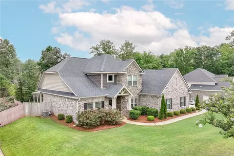 1104 Cedar Creek Dr, Opelika, AL 36801