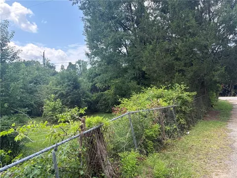 1312 Old Columbus Rd, Opelika, AL 36801