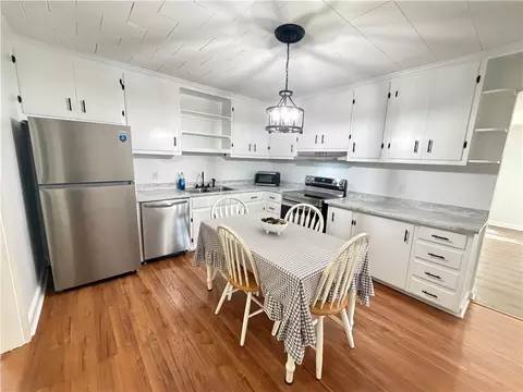 Kitchen - 2004 32nd St, Valley, AL 36854 photo 2 of 3