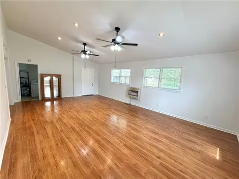 Living - 2004 32nd St, Valley, AL 36854 photo 5 of 7