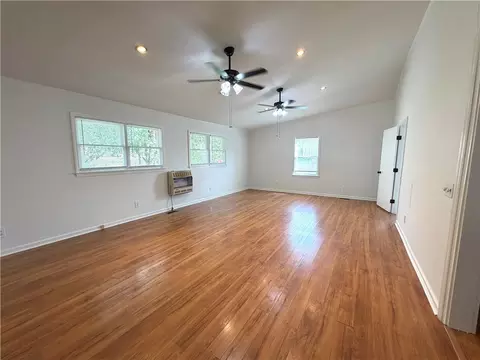 Living - 2004 32nd St, Valley, AL 36854 photo 4 of 7