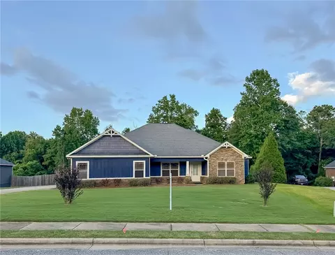 2113 Rockledge Cir, Opelika, AL 36801