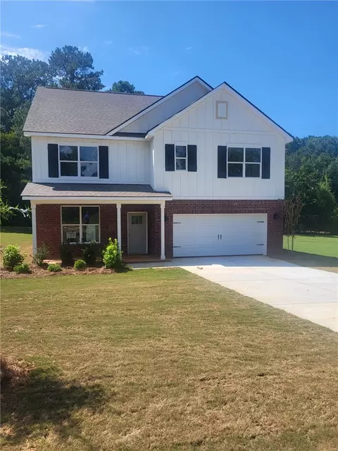 712 Asheton Dr, Opelika, AL 36801