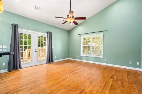 Living - 572 E University Dr, Auburn, AL 36830 photo 2 of 3
