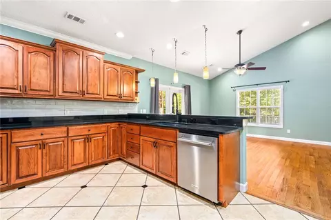 Kitchen - 572 E University Dr, Auburn, AL 36830 photo 1 of 2