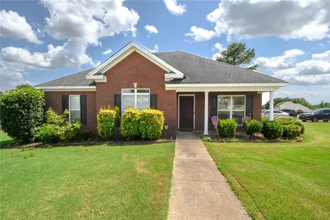 259 Village Trl, Wetumpka, AL 36093