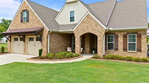 1305 Spring Lakes Xing, Opelika, AL 36801