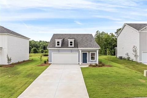 378 Gray St, Opelika, AL 36801