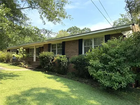 1909 High Point Dr, Opelika, AL 36801