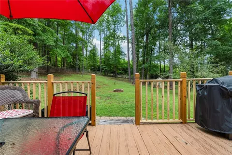 Exterior - 203 N View Pointe Dr, Lagrange, GA 30241 photo 2 of 5