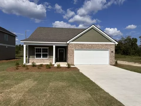 190 Black Oak Dr, Smiths Station, AL 36877