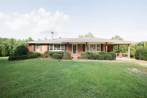 2423 Lee Road 166, Opelika, AL 36804