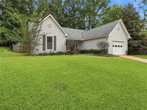 802 William Dr, Opelika, AL 36801