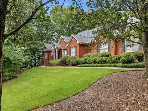1922 Stoneridge Dr, Auburn, AL 36830