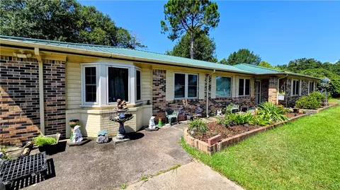 907 Chappie James Ave, Tuskegee, AL 36083