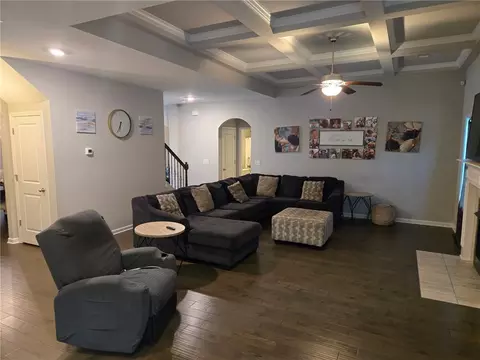 Living - 1027 Dunkirk Cir, Auburn, AL 36832 photo 1 of 2