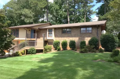 1001 N Cumberland Dr N, Auburn, AL 36830