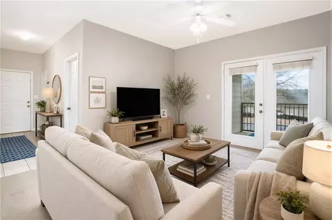 3297 S College St #C201, Auburn, AL 36830