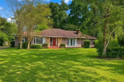 105 Austin Ln, Wetumpka, AL 36092