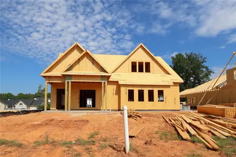 1959 Long Leaf Ln, Opelika, AL 36801