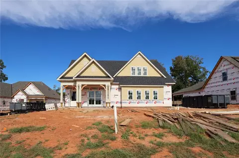 1959 Long Leaf Ln, Opelika, AL 36801