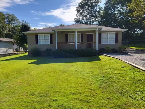 112 N 13th Ave, Lanett, AL 36863