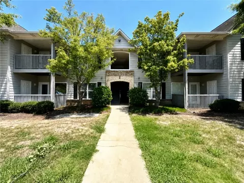 1385 S Donahue Dr #2103, Auburn, AL 36830